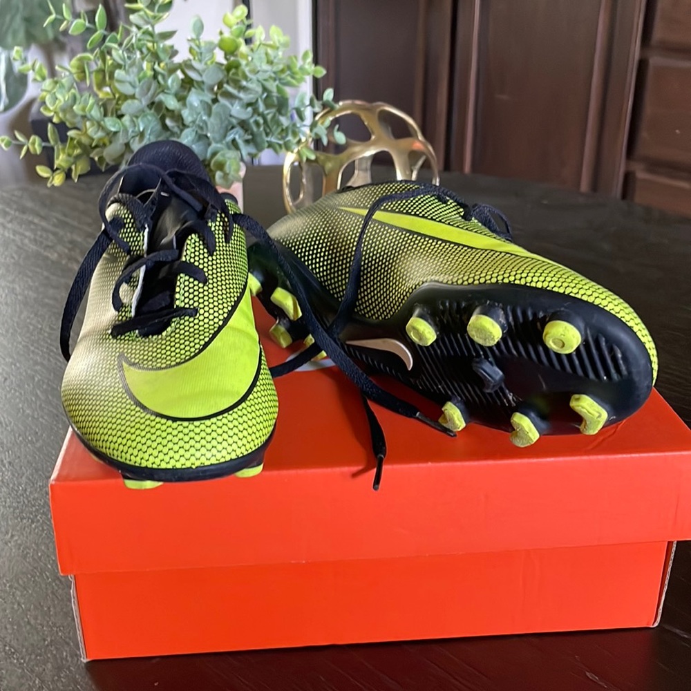 Nike boys youth cleats